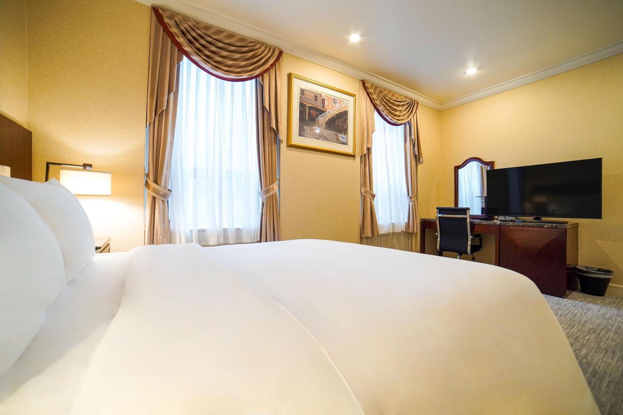Hotel Stanford New York City Exterior photo